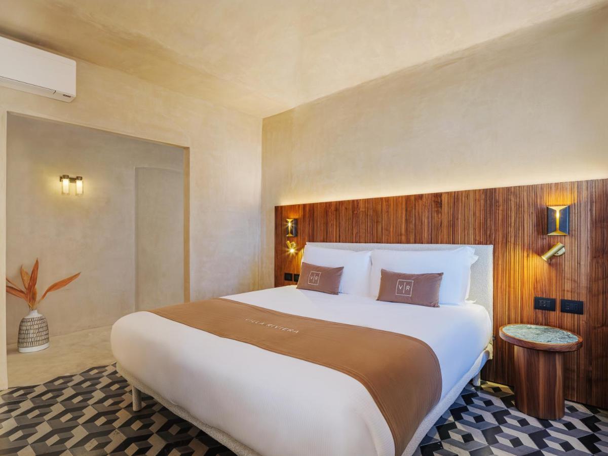 Riviera Hotel