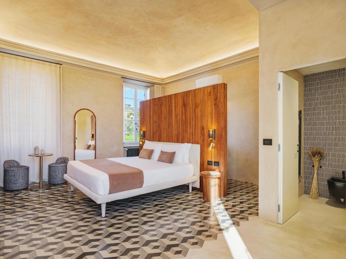 Riviera Hotel