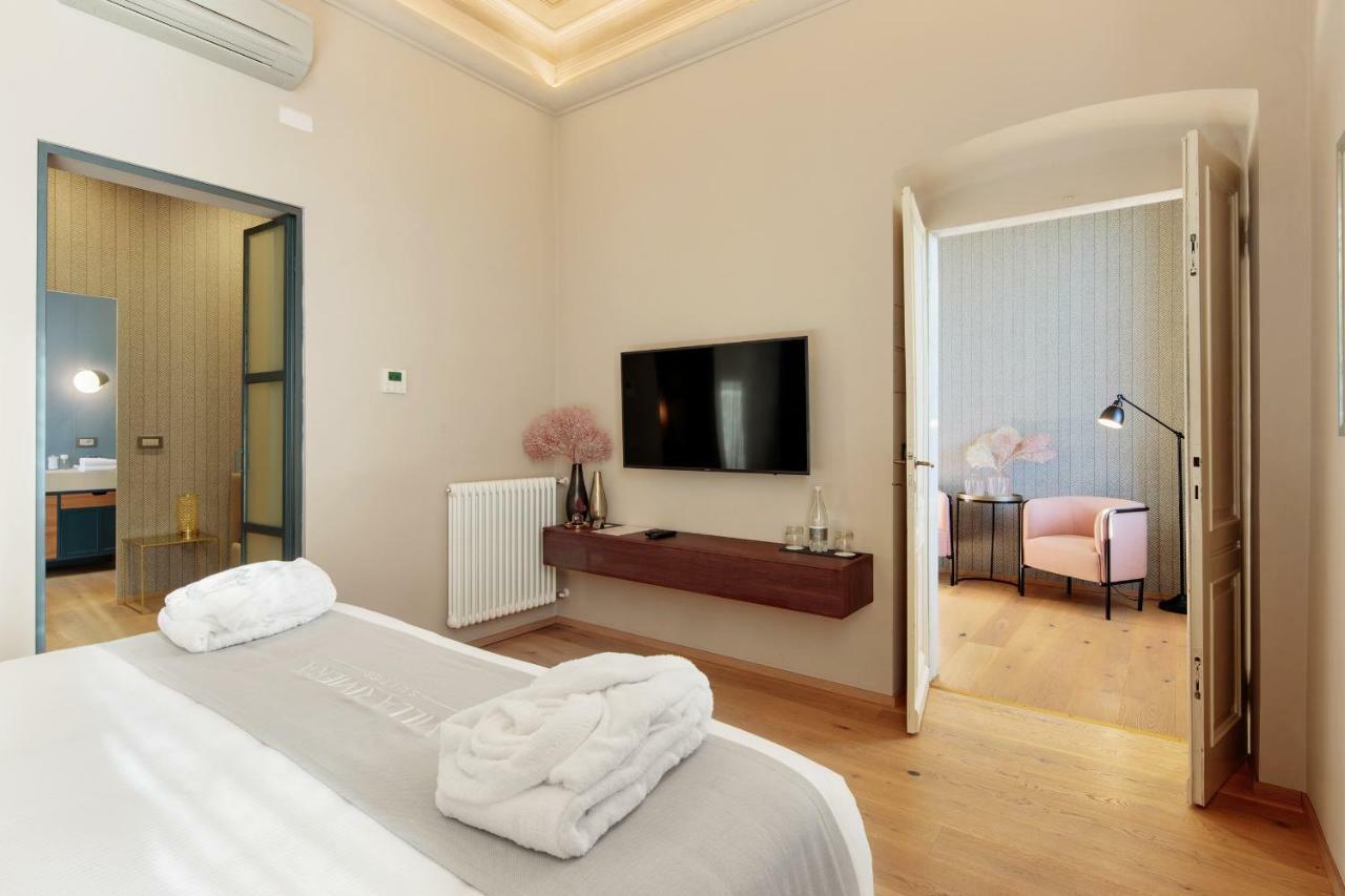Riviera Hotel