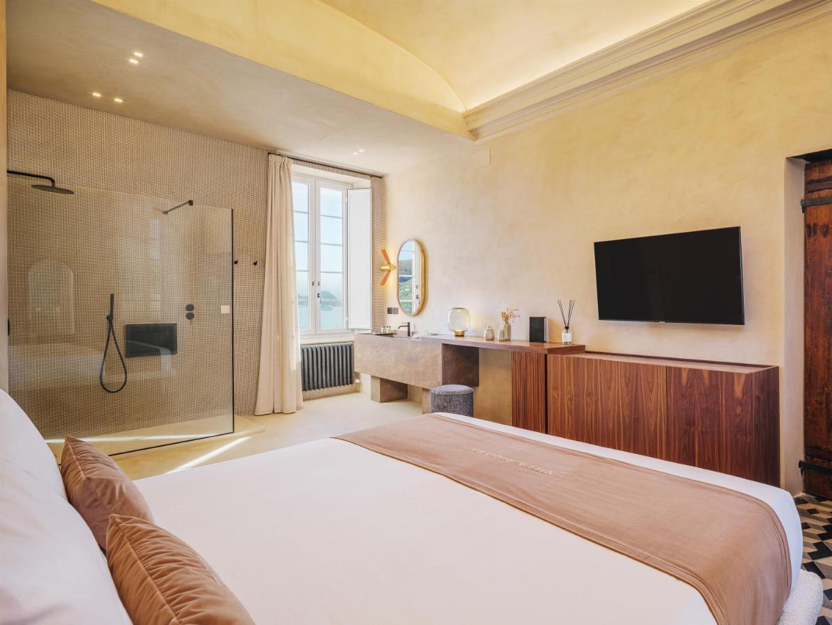 Riviera Hotel